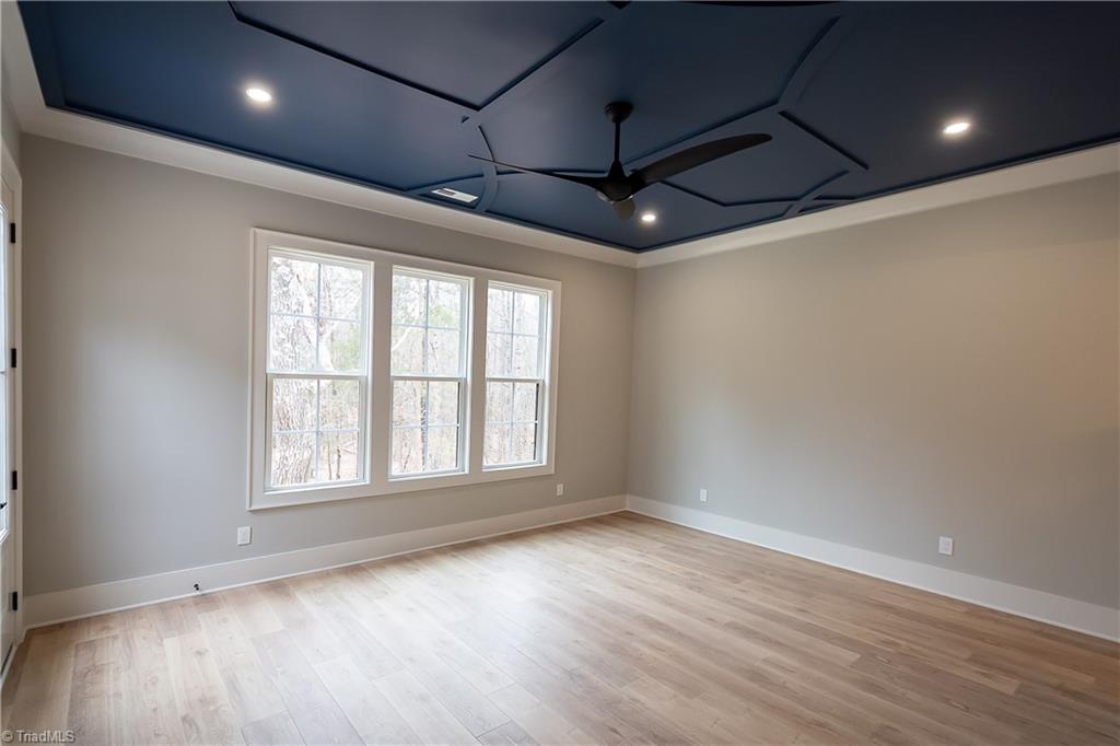 property viewer photo 24