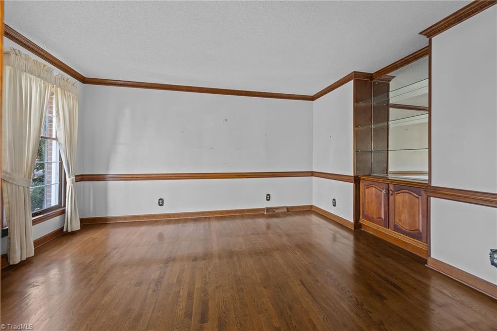 property viewer photo 7