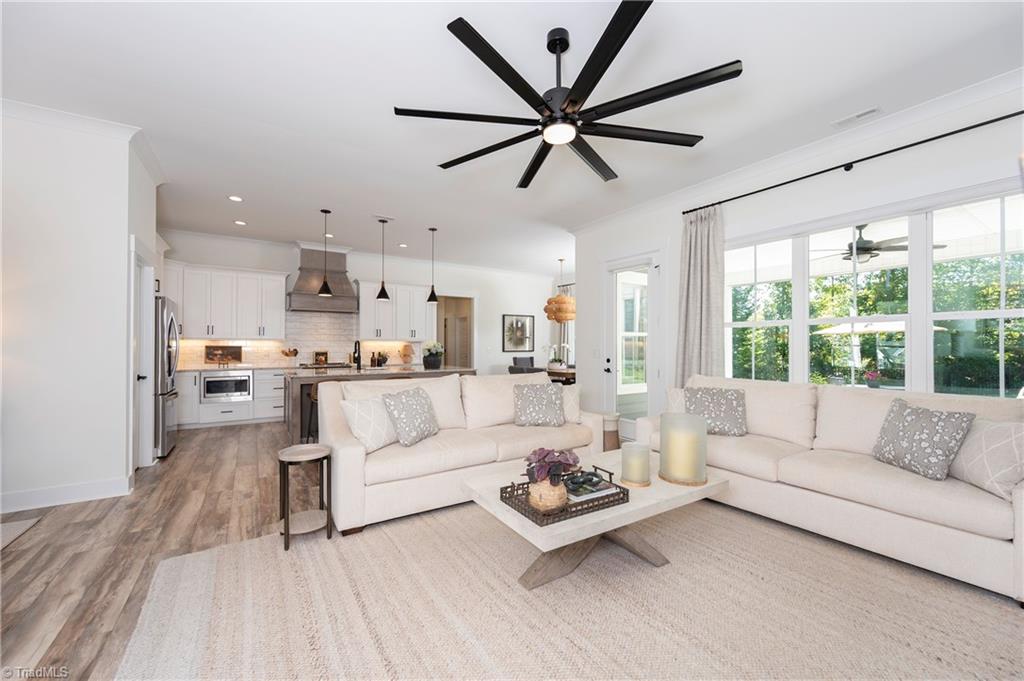 property viewer photo 10