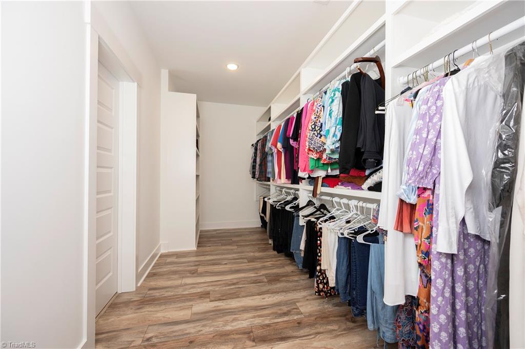 property viewer photo 19
