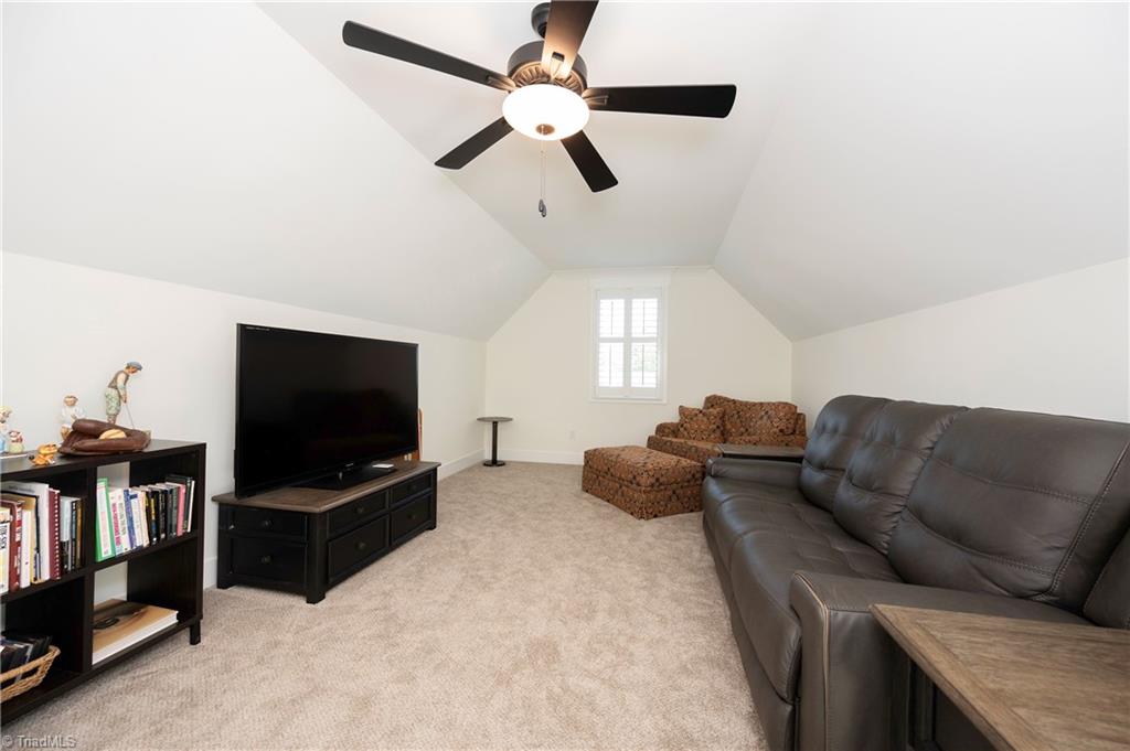 property viewer photo 30