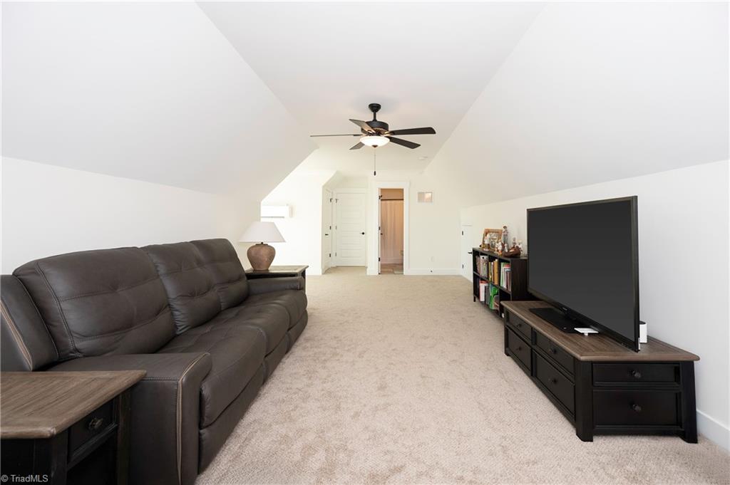 property viewer photo 31