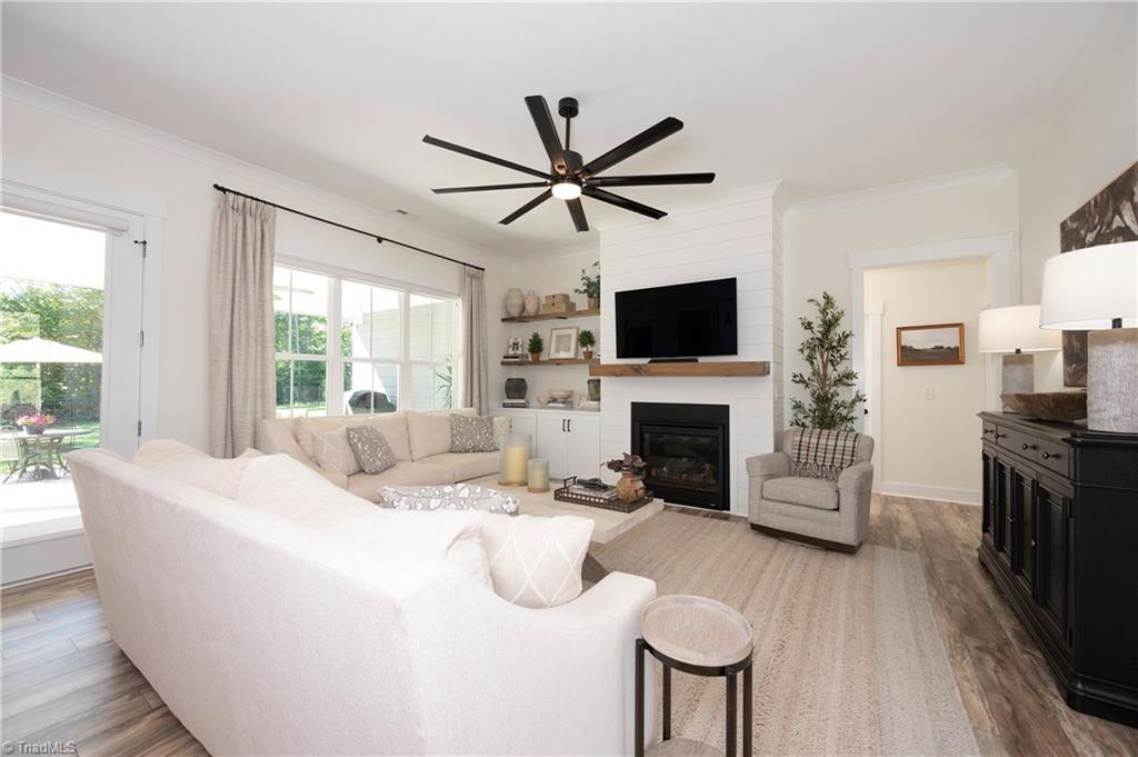 property viewer photo 8