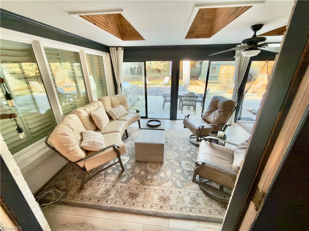 property viewer photo 22