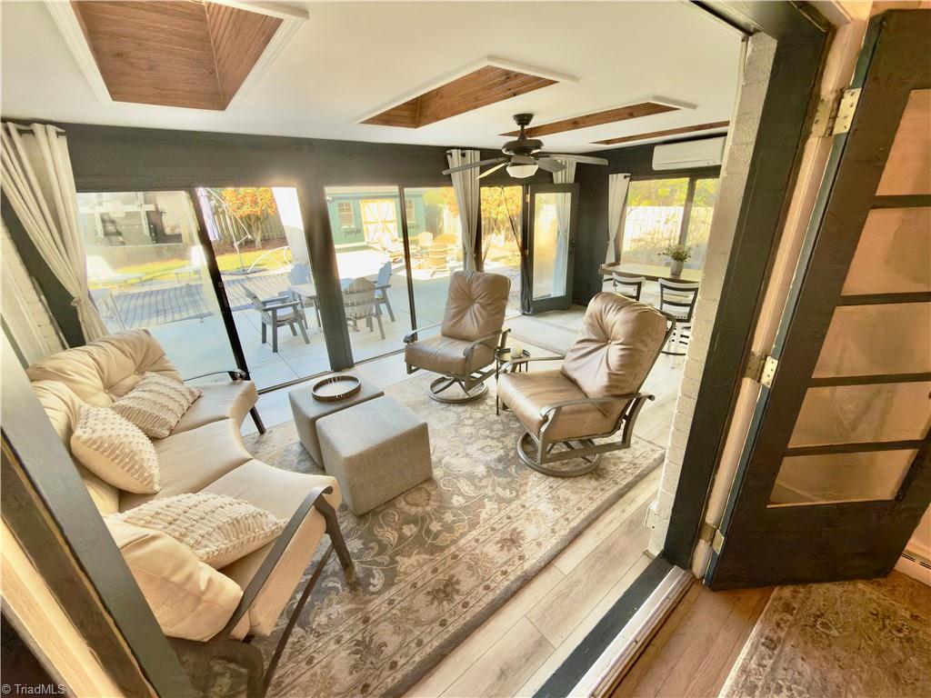 property viewer photo 25