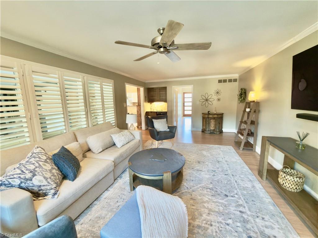 property viewer photo 9