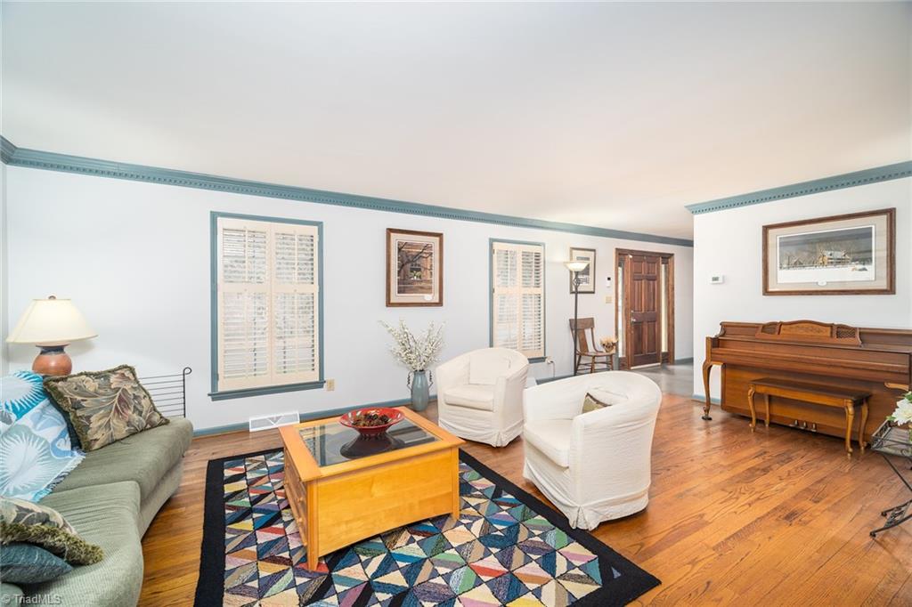 property viewer photo 8