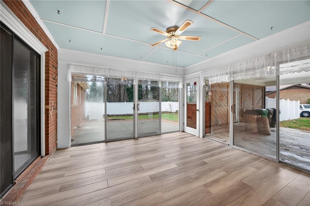 property viewer photo 16