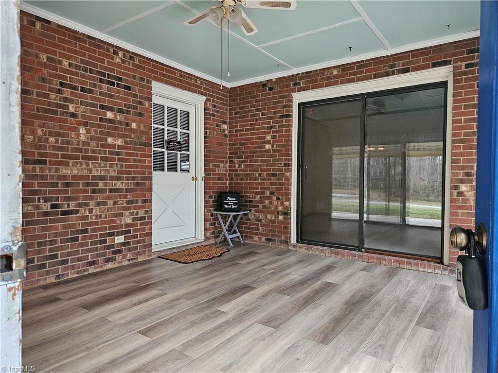 property viewer photo 18