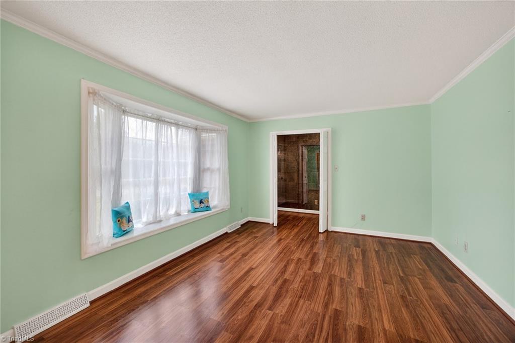 property viewer photo 5