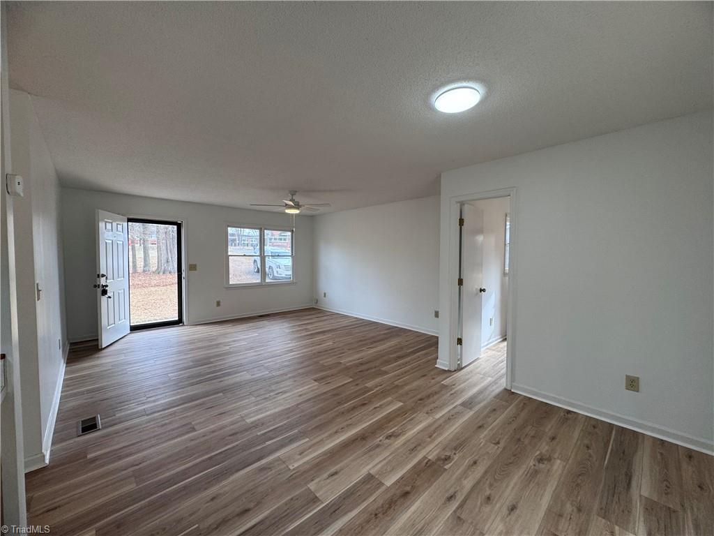 property viewer photo 16