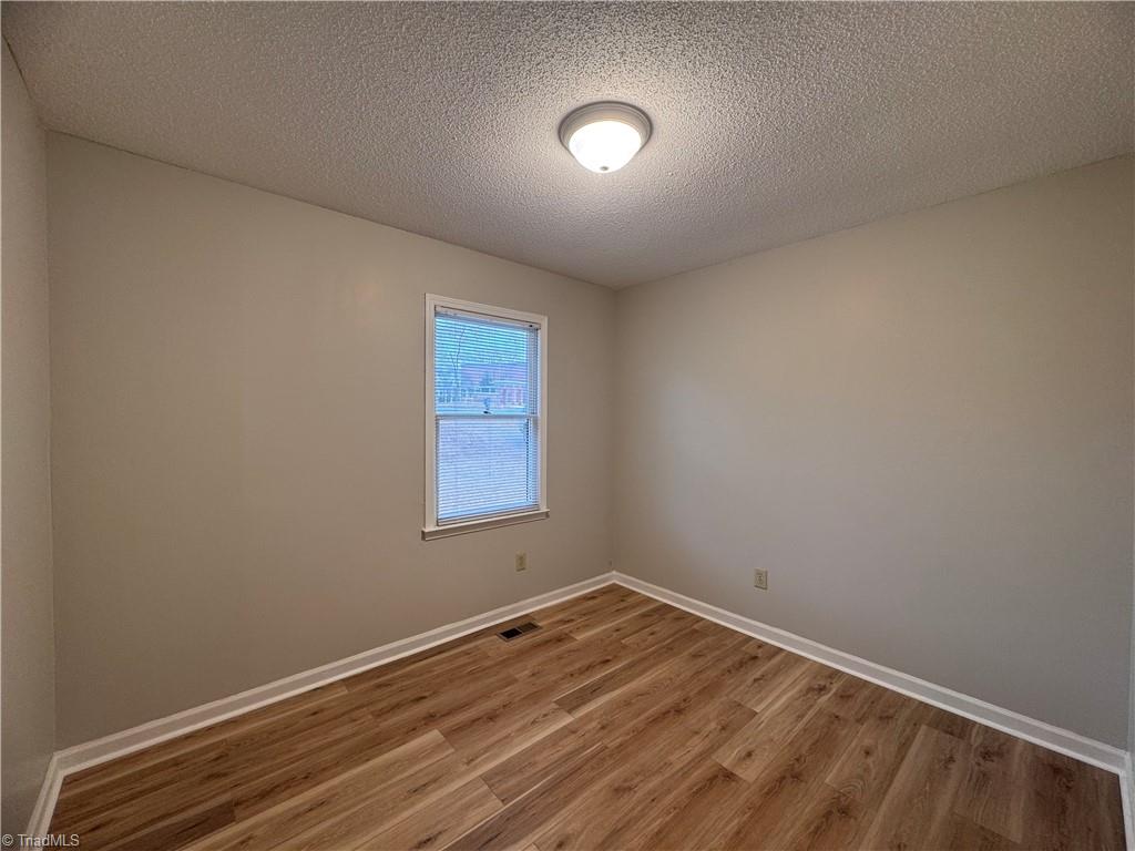 property viewer photo 19