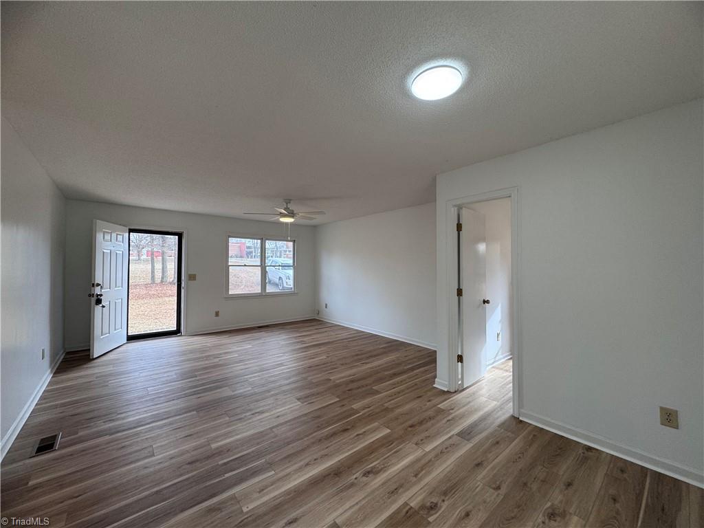 property viewer photo 8