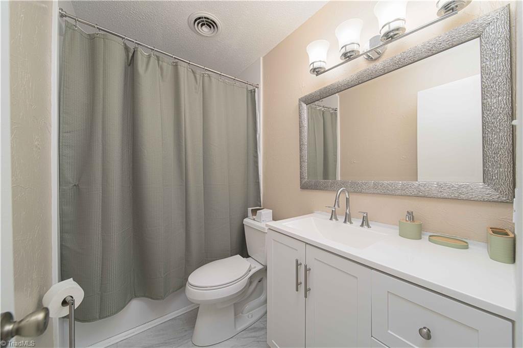 property viewer photo 16