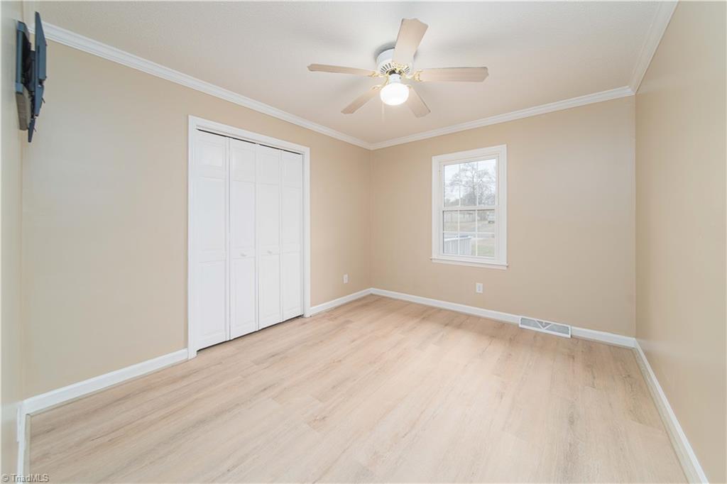 property viewer photo 9