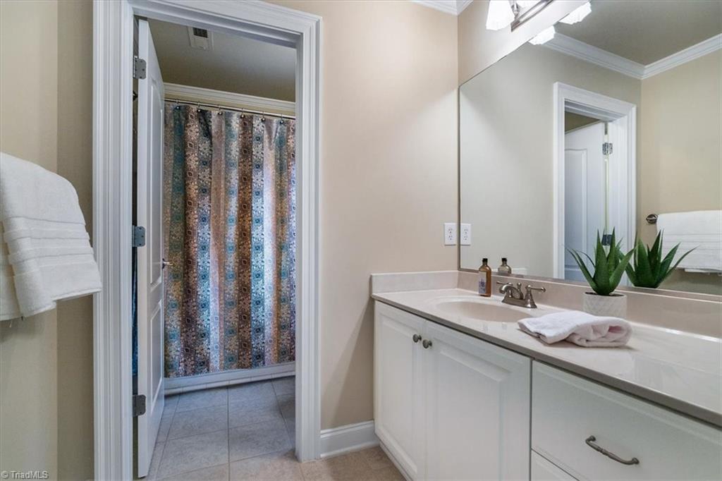 property viewer photo 29