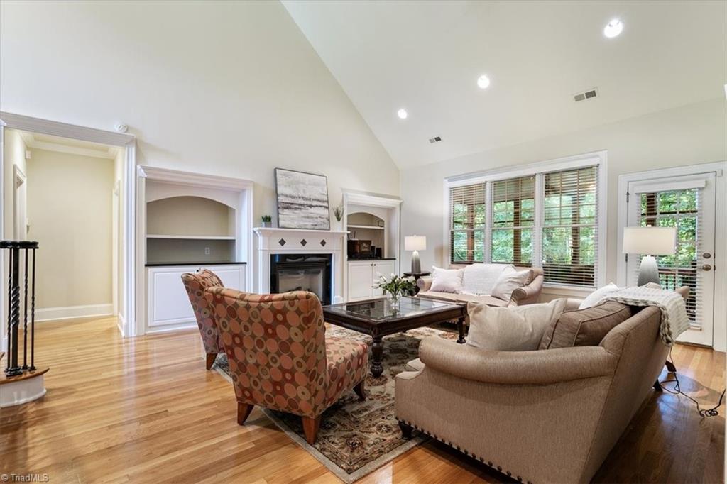 property viewer photo 8