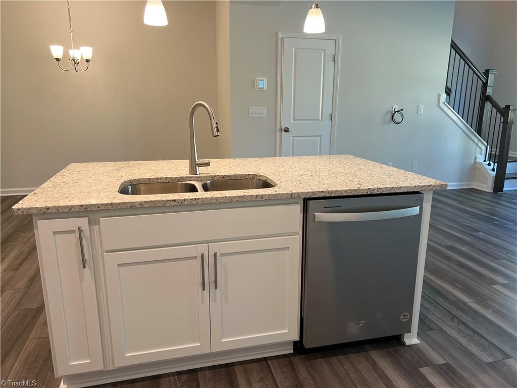 property viewer photo 9