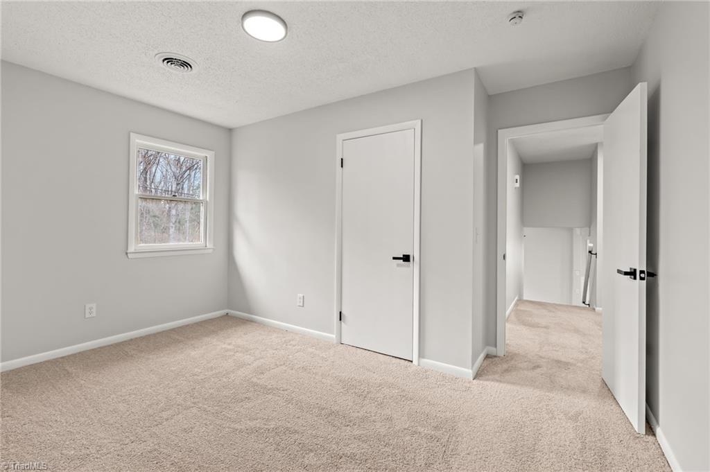 property viewer photo 16