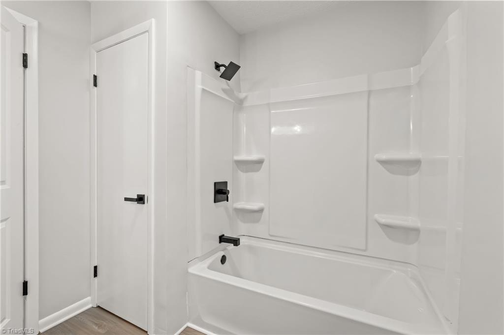 property viewer photo 20