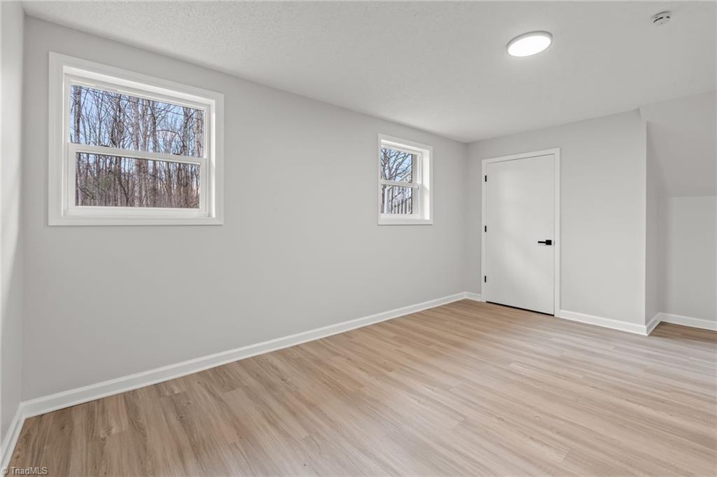 property viewer photo 24