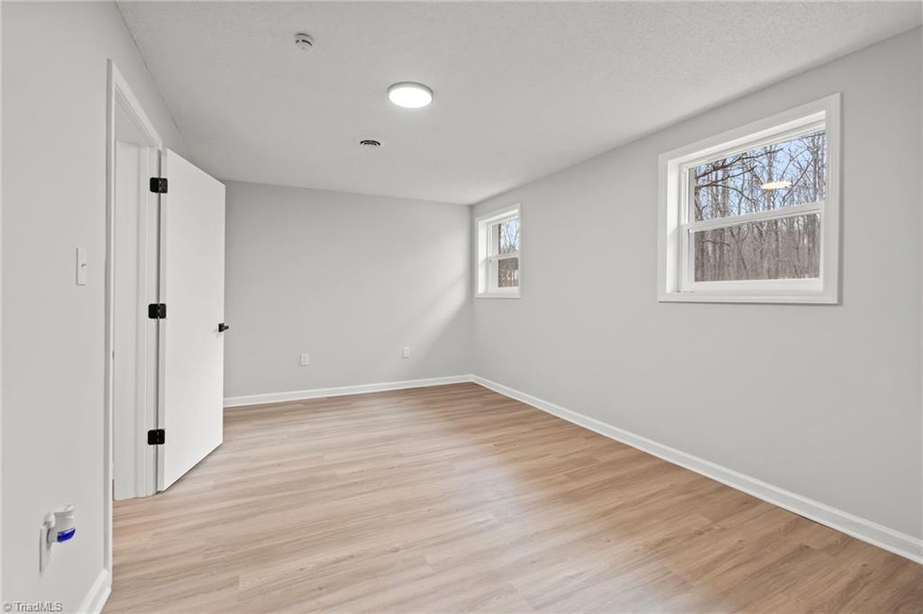property viewer photo 25