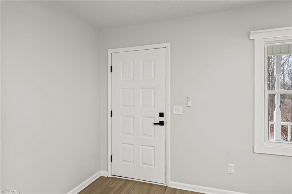 property viewer photo 3