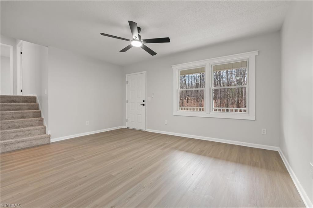 property viewer photo 5