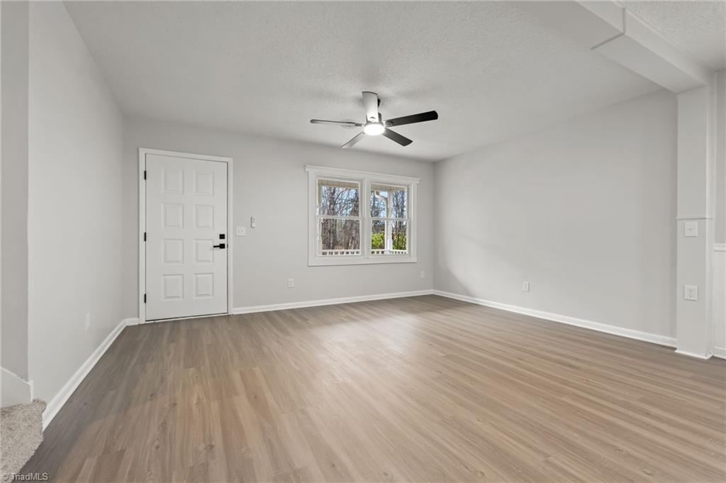 property viewer photo 6