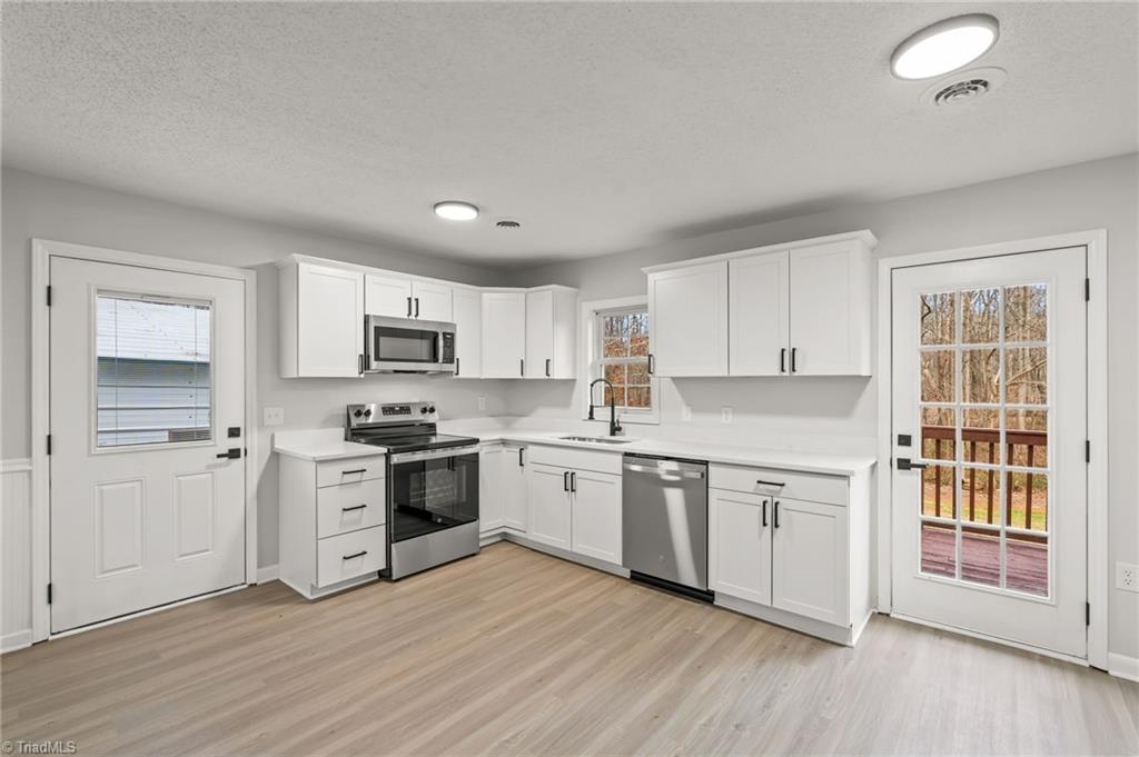 property viewer photo 8
