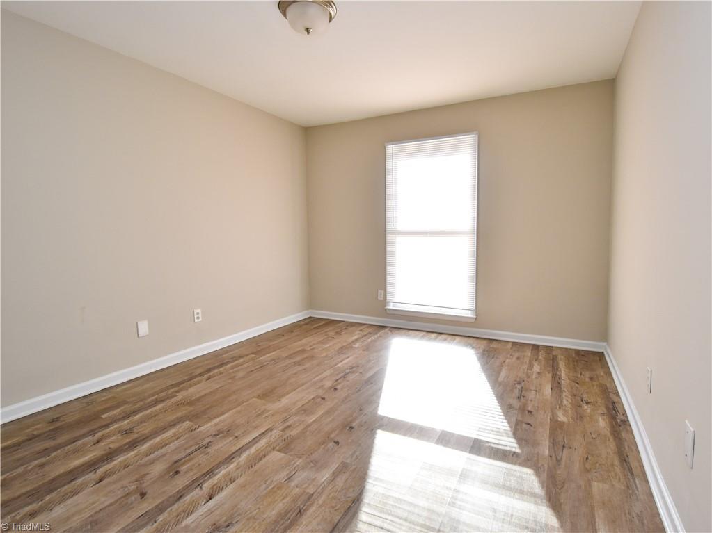 property viewer photo 6