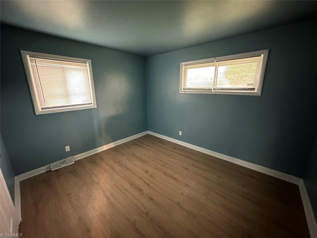 property viewer photo 3