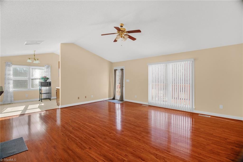 property viewer photo 6