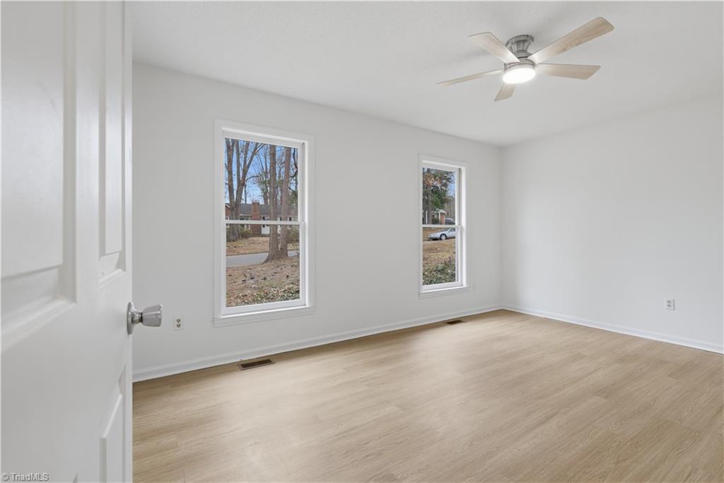 property viewer photo 18