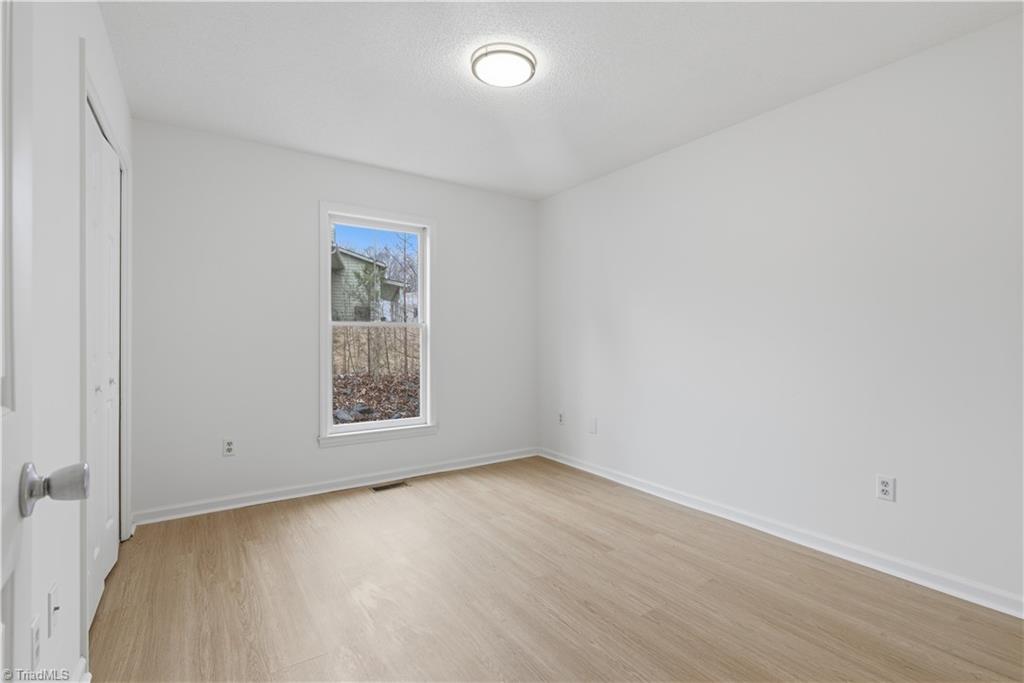 property viewer photo 20