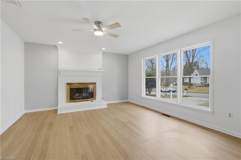 property viewer photo 6