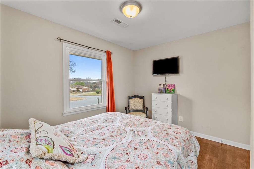 property viewer photo 25