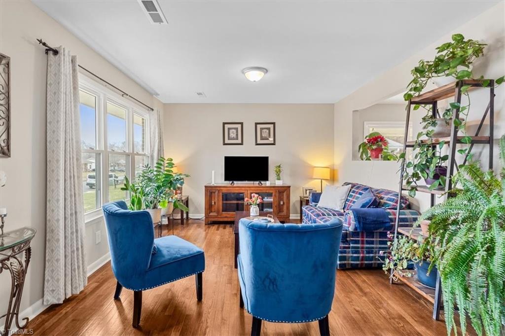 property viewer photo 4