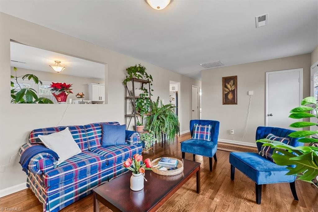 property viewer photo 6
