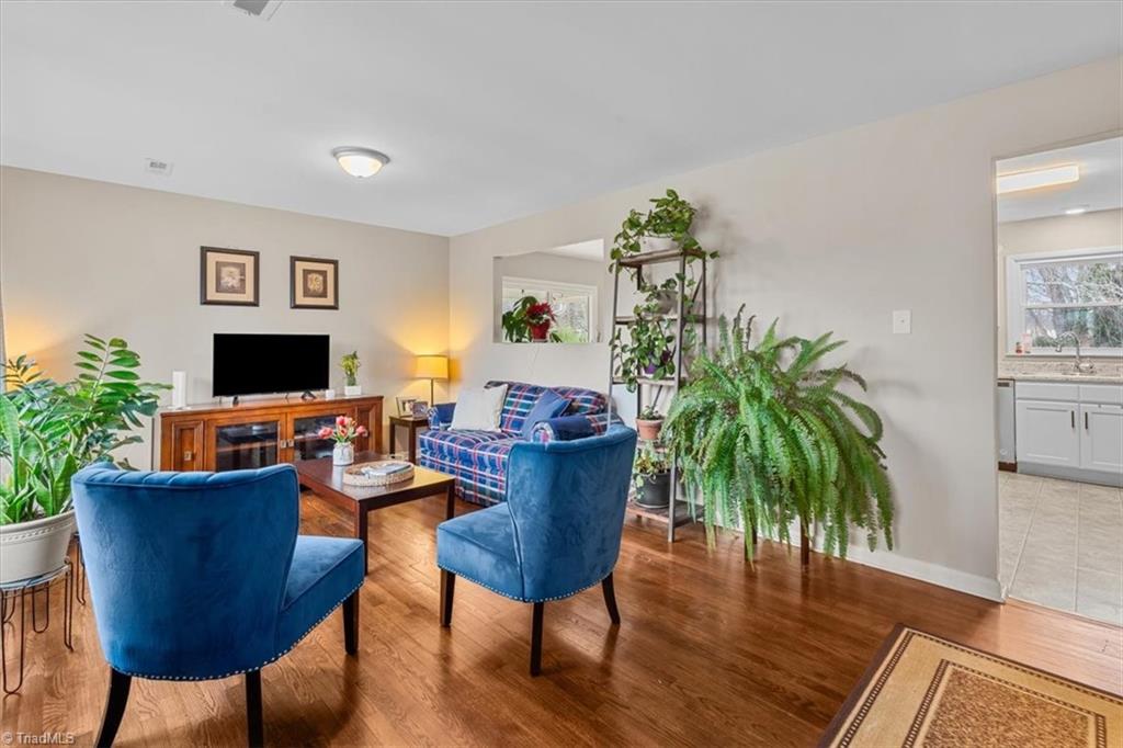 property viewer photo 8