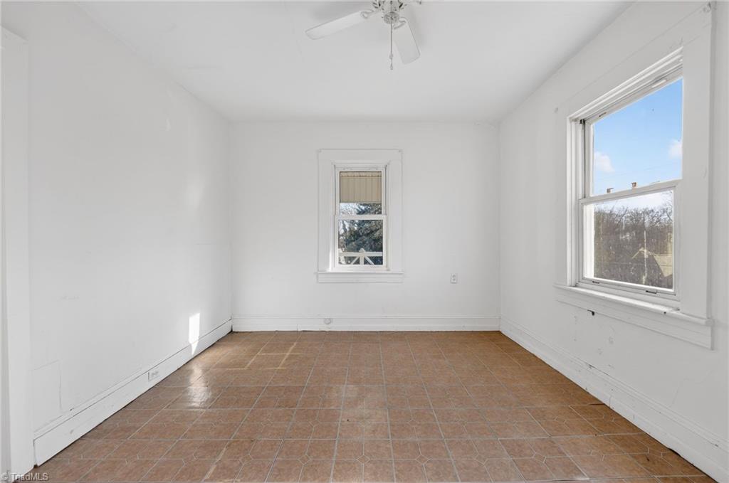 property viewer photo 5