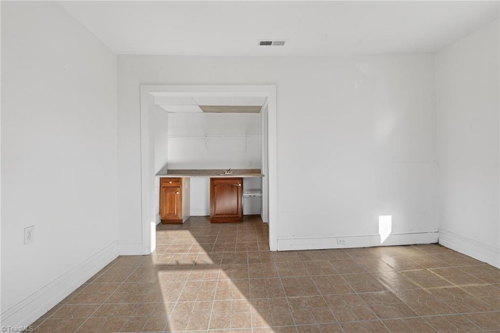 property viewer photo 6