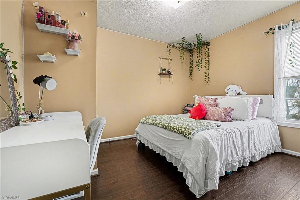 property viewer photo 20