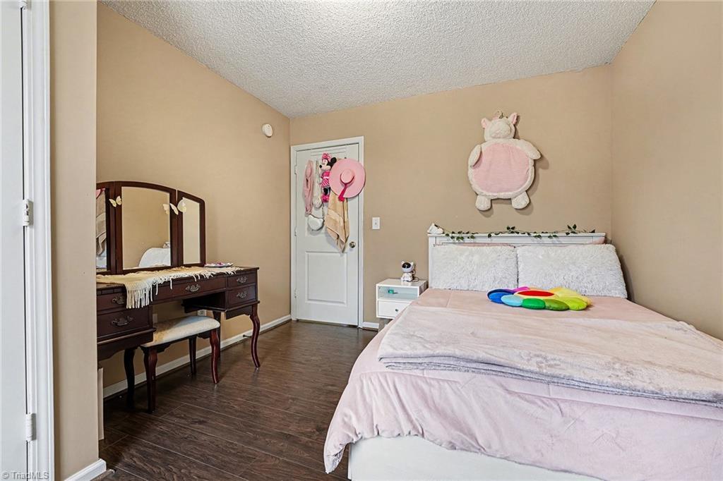 property viewer photo 23