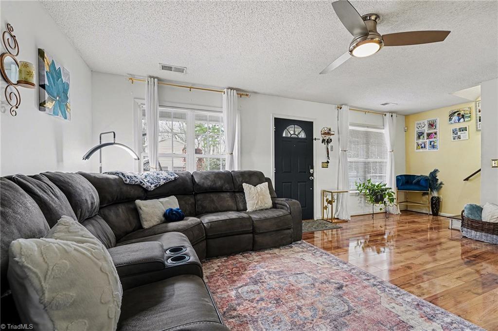 property viewer photo 6