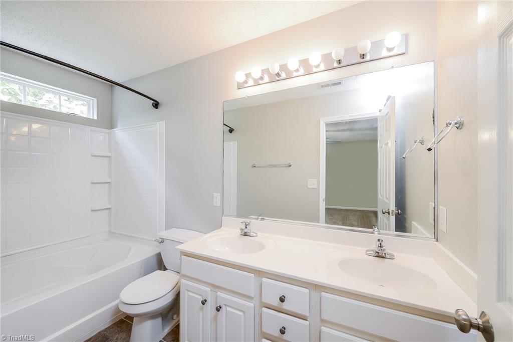 property viewer photo 8