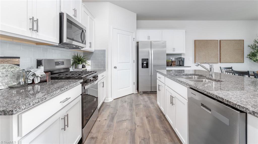 property viewer photo 6