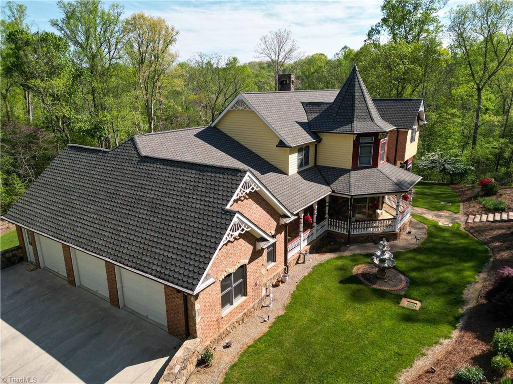 main property photo 8
