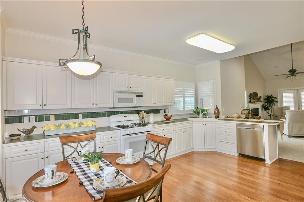 property viewer photo 7