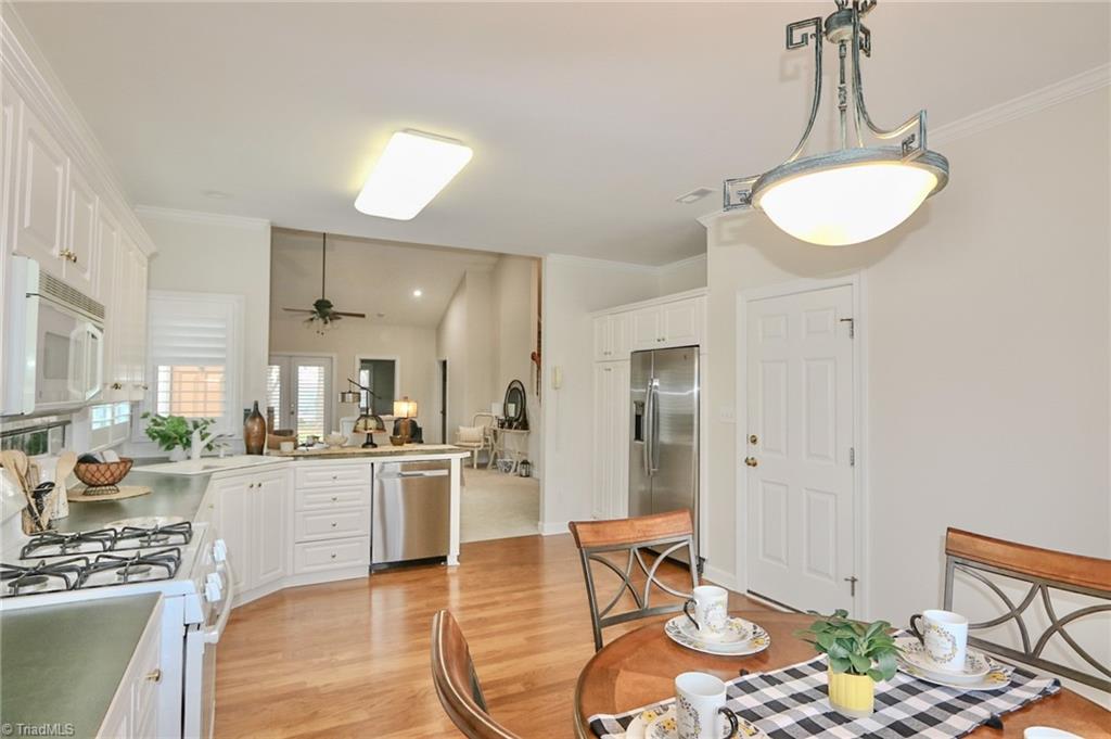 property viewer photo 9